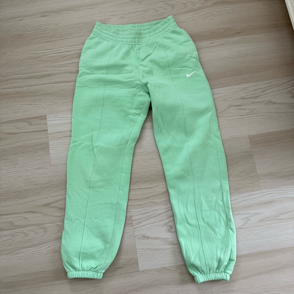 Nike Men's Mint Green Joggers